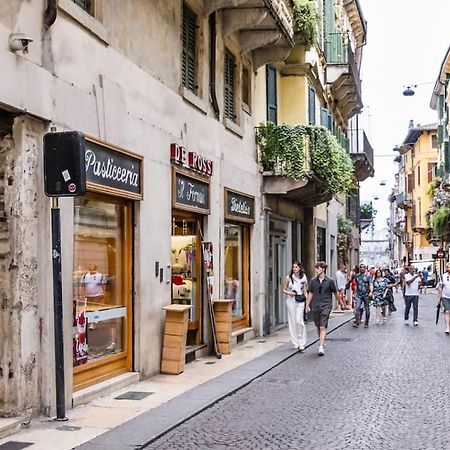 Apartamento Residenza Angels @Piazzadelleerbe Verona Exterior foto