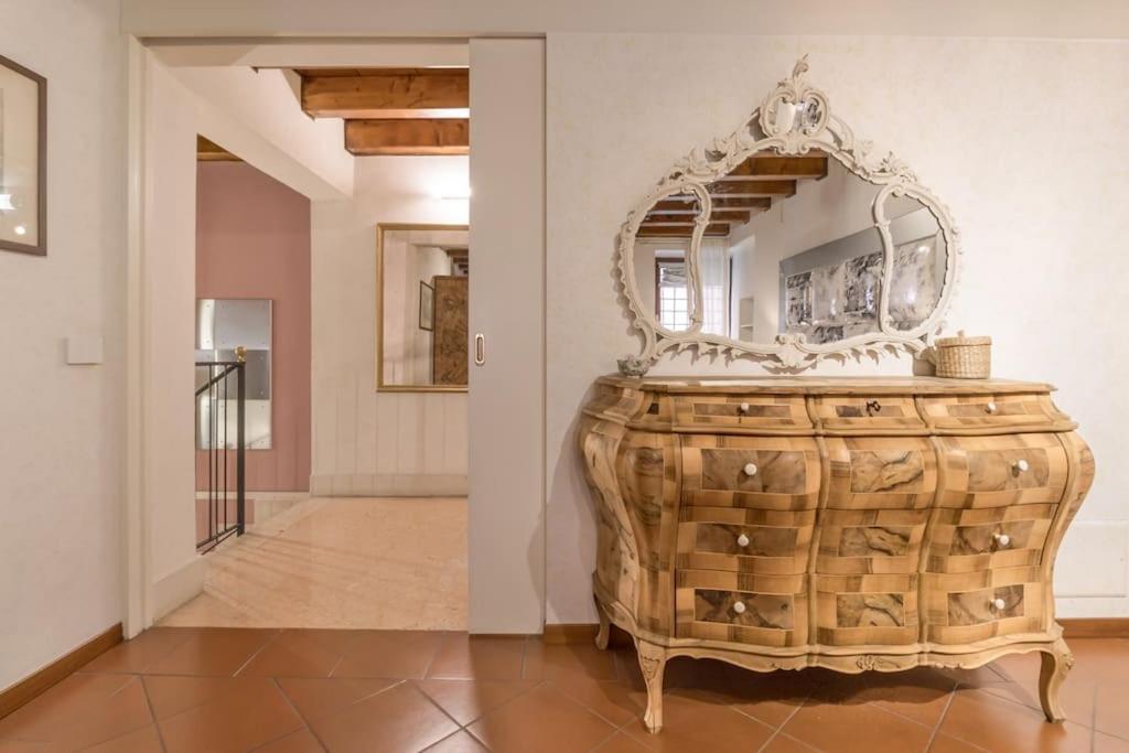 Apartamento Residenza Angels @Piazzadelleerbe Verona Exterior foto