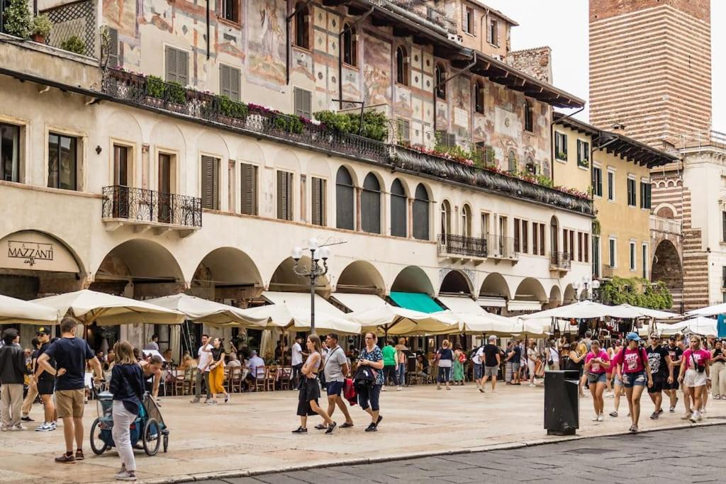 Apartamento Residenza Angels @Piazzadelleerbe Verona Exterior foto